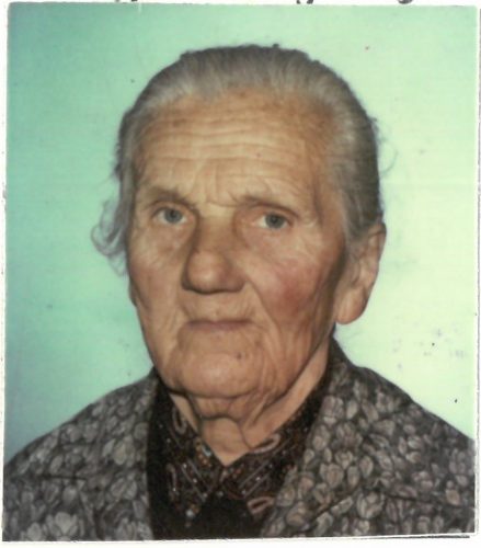 BRONISŁAWA JANTOŃ, żona zamordowanego JANA JANTONIA (zdjęcie z lat 90. XX wieku).