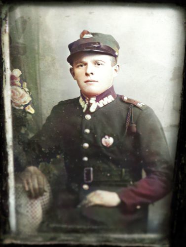 Zamordowany JAN KOWALSKI w mundurze 85 Pułku Strzelców Wileńskich.