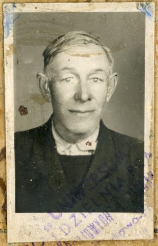 LEON KRASUSKI, mąż zamordowanej ZOFII KRASUSKIEJ, ojciec zamordowanego FELIKSA BOGUSŁAWA "BOGUSIA" KRASUSKIEGO, 1960 rok.