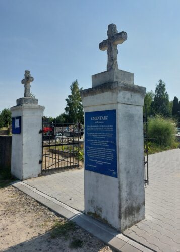 Cmentarz w Oleksowie