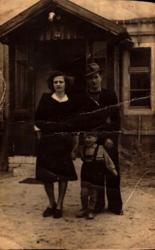 Córka Józefa Sucheckiego Genowefa z mężem Janem Mendakiem i synem, archiwum rodziny Sucheckich