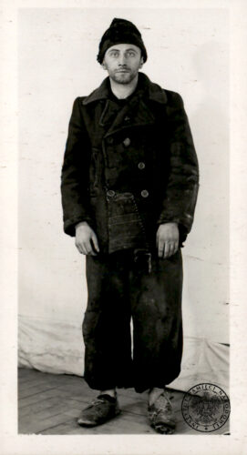 Josek Lewin po ujęciu przez Niemców. Fotografia wykonana przez płockie Gestapo w 1944 roku. Źródło: AIPN.